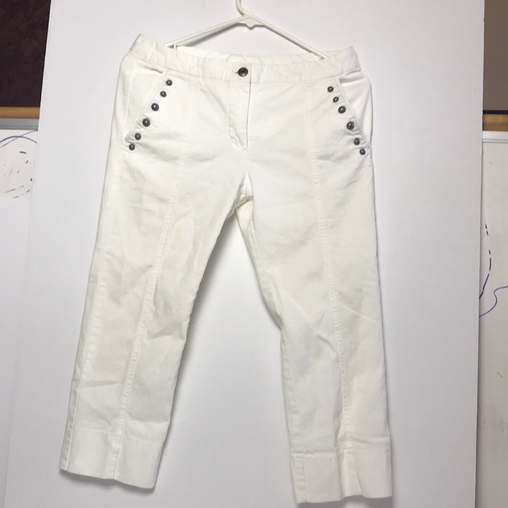 White Capri jeans.